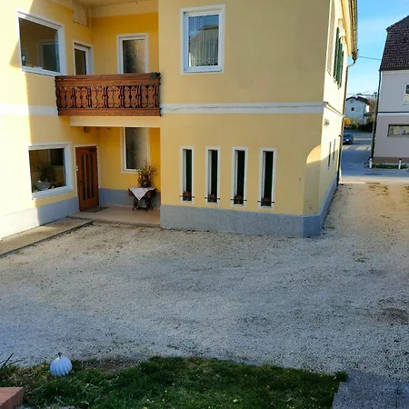 Neuwirthof Apartment